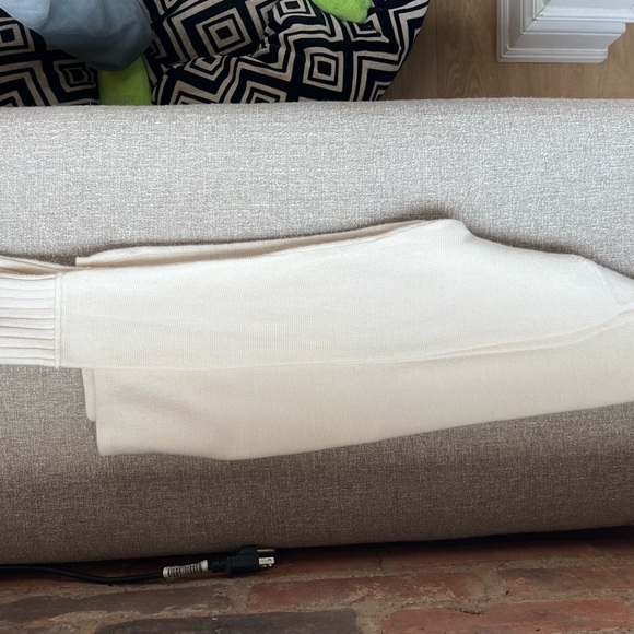 Club Monaco Tommie Wool Crewneck - PERFECT used condition. - Picture 7 of 8